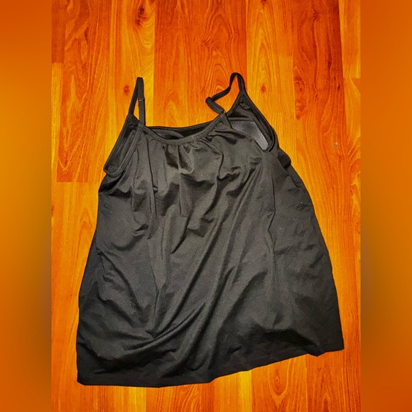 32 Degrees Cool Black and Navy Blue Bra Tank Top Bundle - Picture 8 of 8